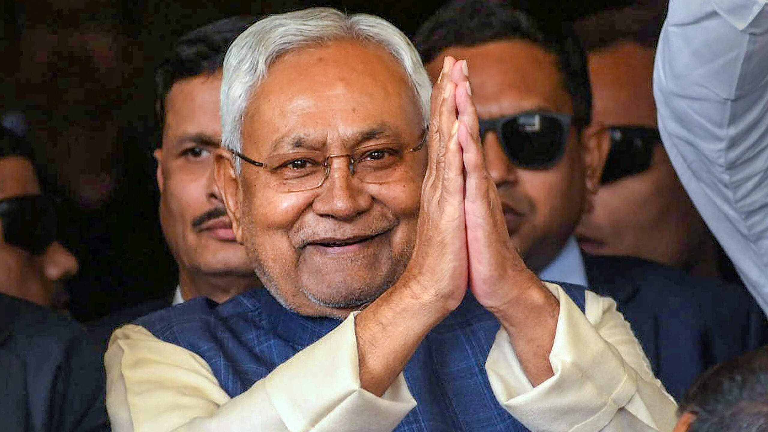 CM Nitish Gift: नए साल पर सीएम नीतीश का बड़ा तोहफा! ऐसे ले सकते हैं 10 हजार रुपए का लाभ